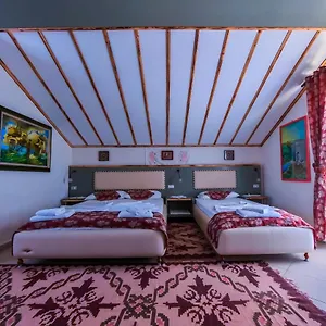 Oda's 3*, Sarandë Albania